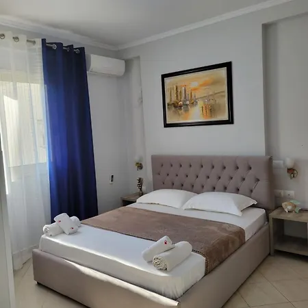 Sunset Apartment *